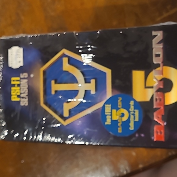 Babylon 5 season 5  VHS - Picture 1 of 4